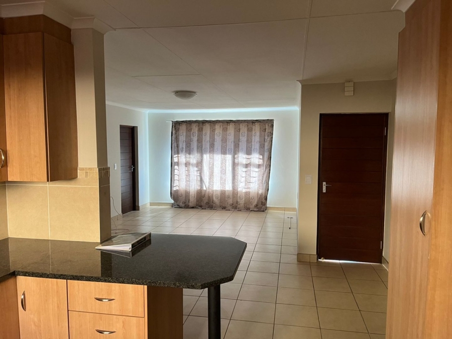 To Let 2 Bedroom Property for Rent in Eldoraigne Gauteng