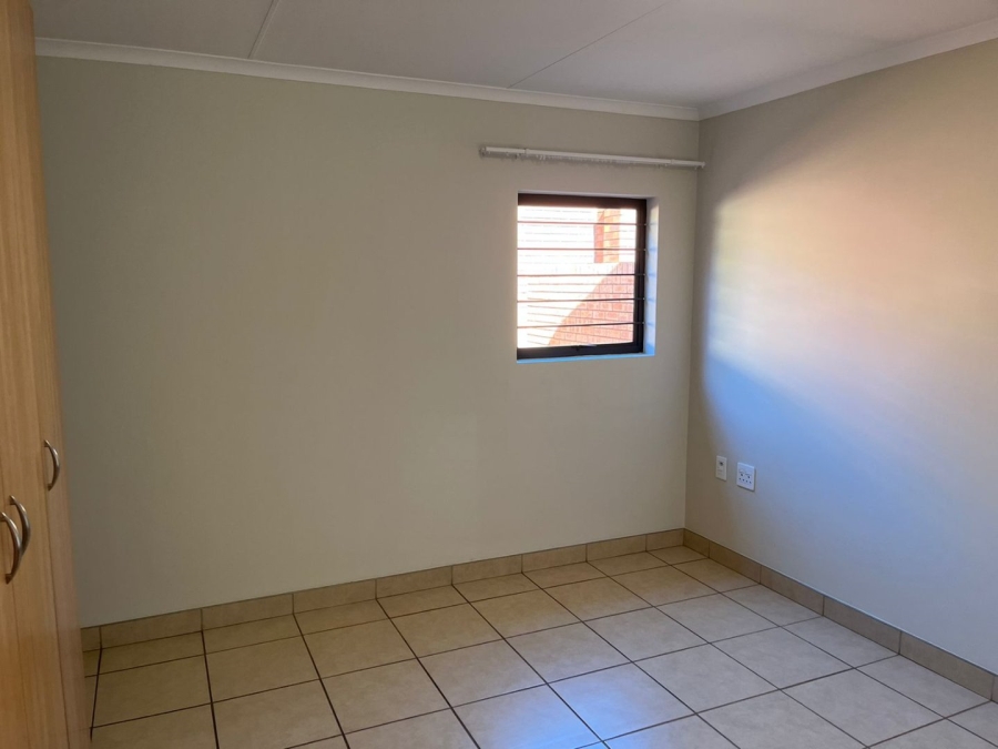 To Let 2 Bedroom Property for Rent in Eldoraigne Gauteng