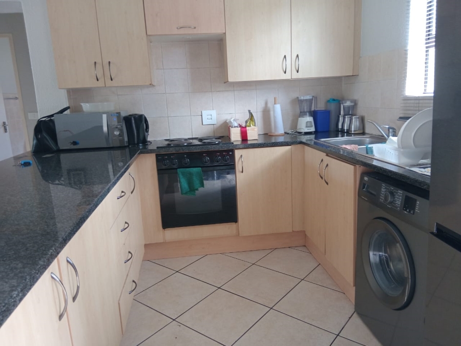 To Let 2 Bedroom Property for Rent in Klipfontein Gauteng