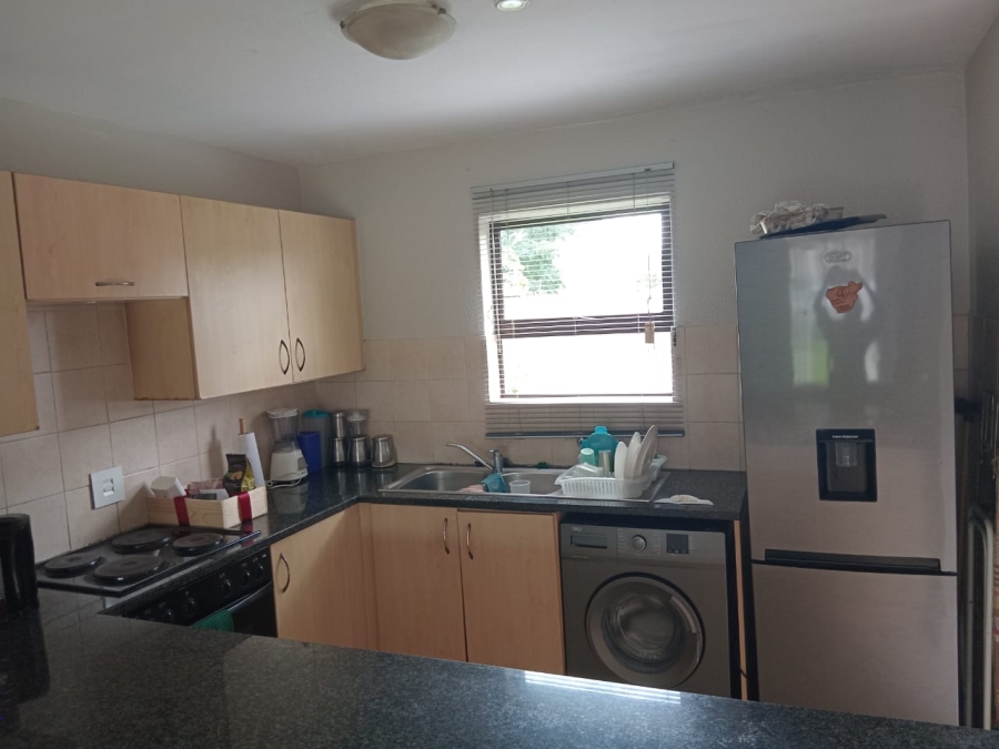 To Let 2 Bedroom Property for Rent in Klipfontein Gauteng