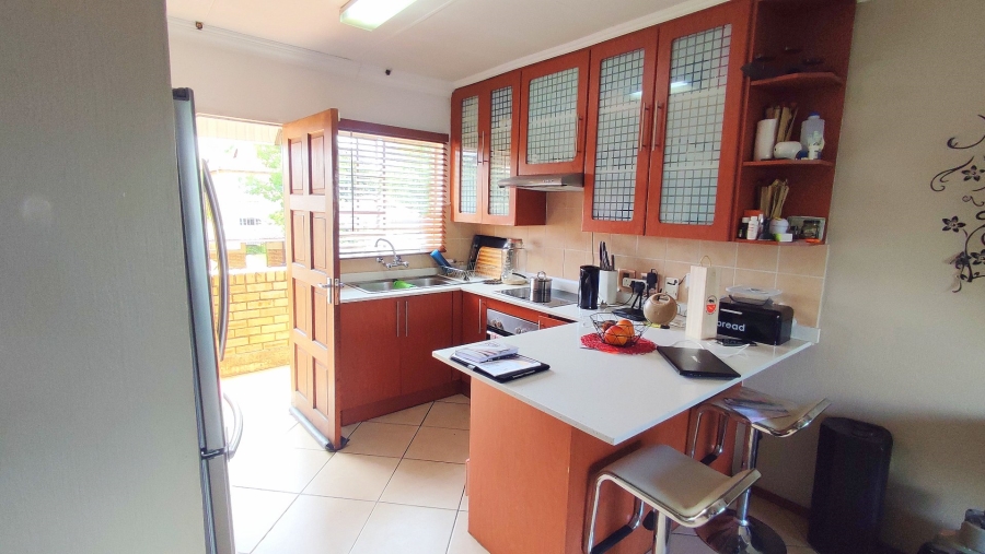 2 Bedroom Property for Sale in Heuwelsig Estate Gauteng