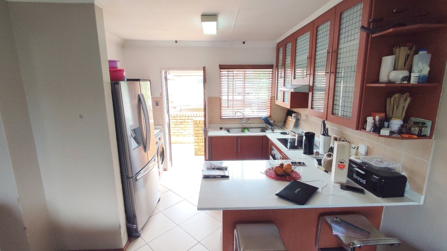 2 Bedroom Property for Sale in Heuwelsig Estate Gauteng