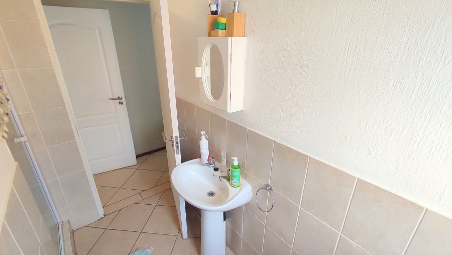 2 Bedroom Property for Sale in Heuwelsig Estate Gauteng