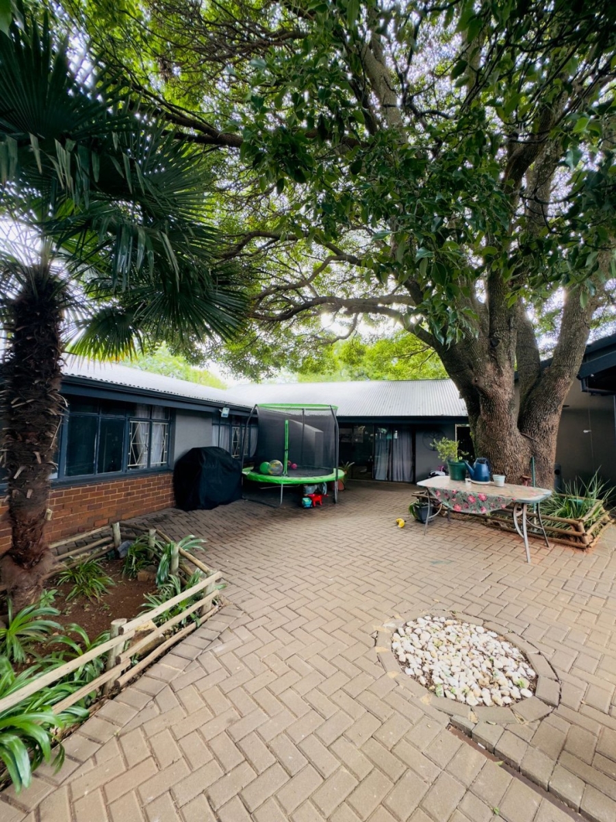  Bedroom Property for Sale in Valhalla Gauteng