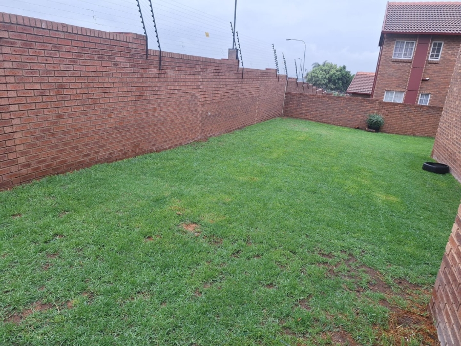 2 Bedroom Property for Sale in The Reeds Ext 10 Gauteng