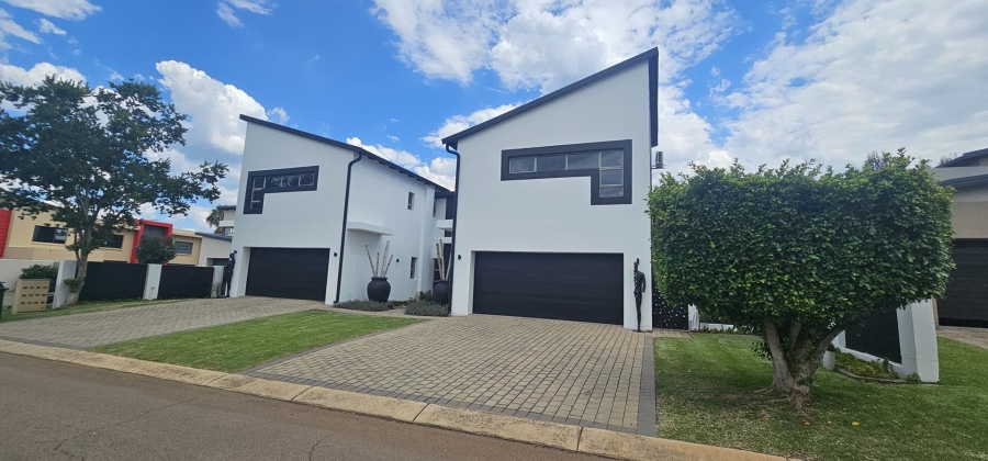 5 Bedroom Property for Sale in Silverwoods Country Estate Gauteng