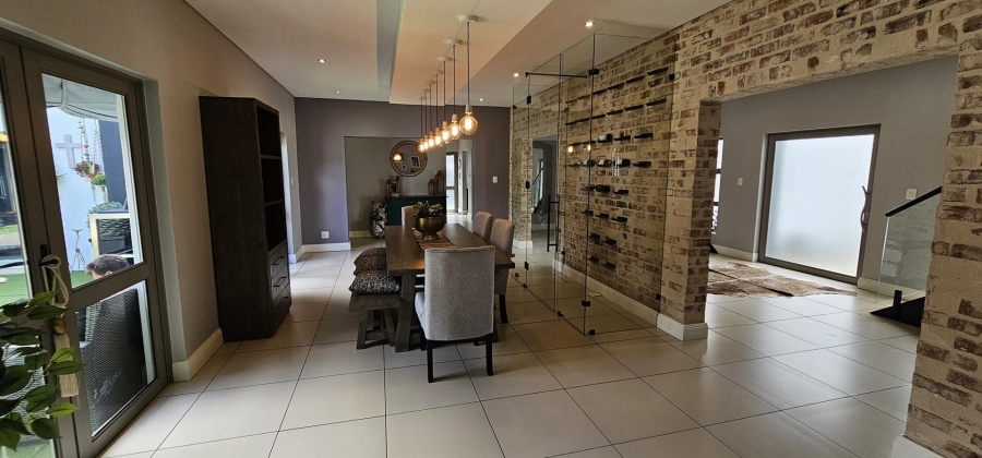 5 Bedroom Property for Sale in Silverwoods Country Estate Gauteng