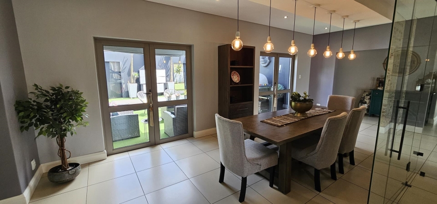 5 Bedroom Property for Sale in Silverwoods Country Estate Gauteng