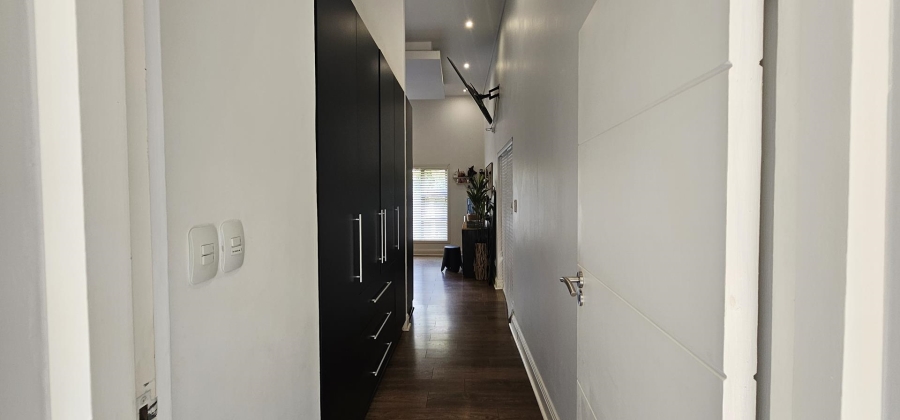 5 Bedroom Property for Sale in Silverwoods Country Estate Gauteng