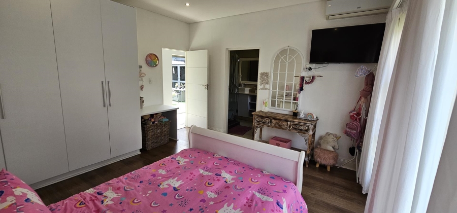 5 Bedroom Property for Sale in Silverwoods Country Estate Gauteng