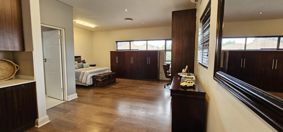 5 Bedroom Property for Sale in Silverwoods Country Estate Gauteng