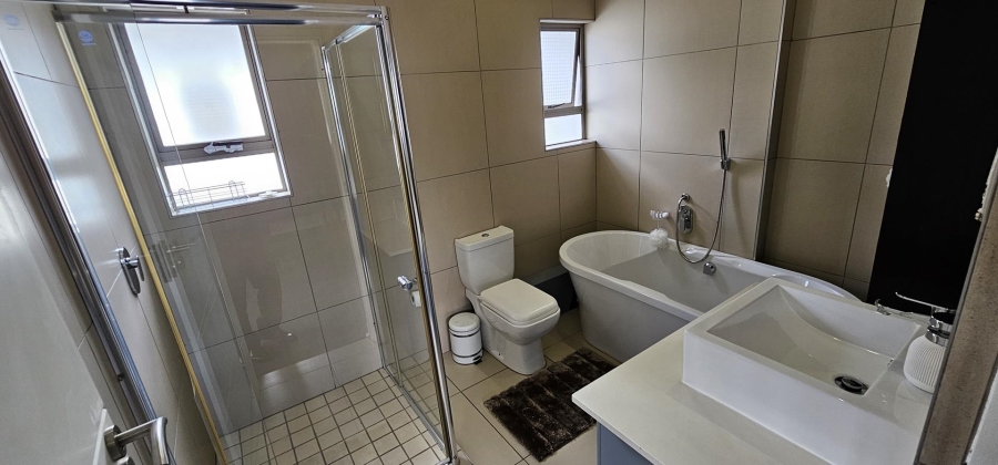 5 Bedroom Property for Sale in Silverwoods Country Estate Gauteng