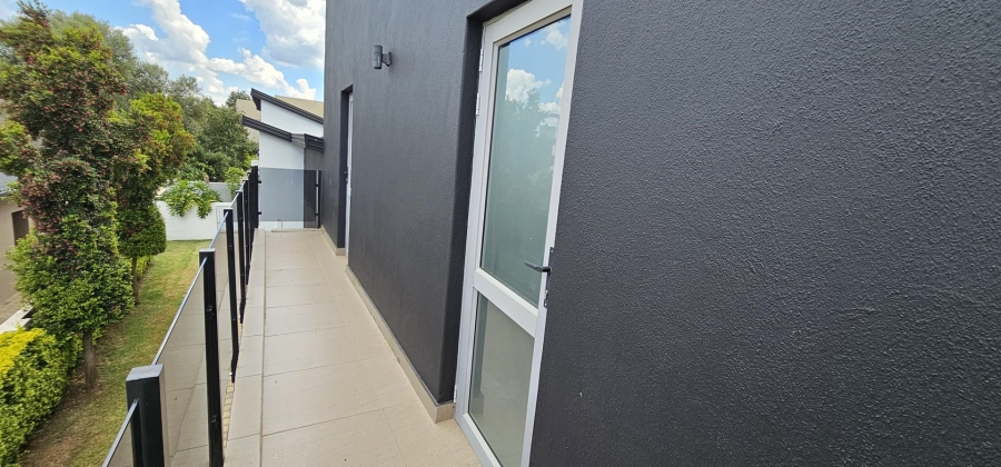 5 Bedroom Property for Sale in Silverwoods Country Estate Gauteng