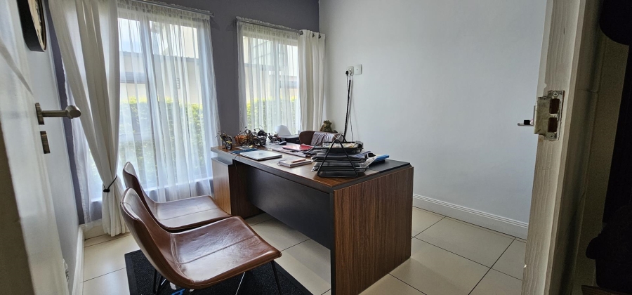 5 Bedroom Property for Sale in Silverwoods Country Estate Gauteng