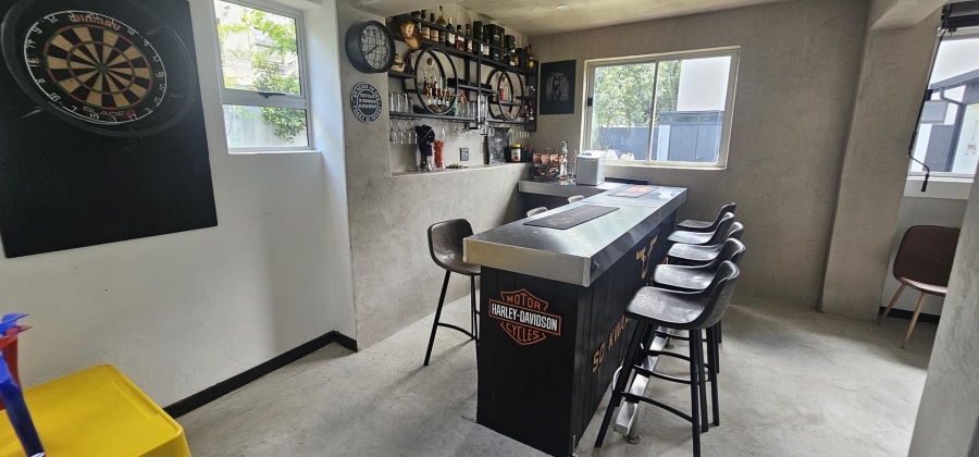 5 Bedroom Property for Sale in Silverwoods Country Estate Gauteng