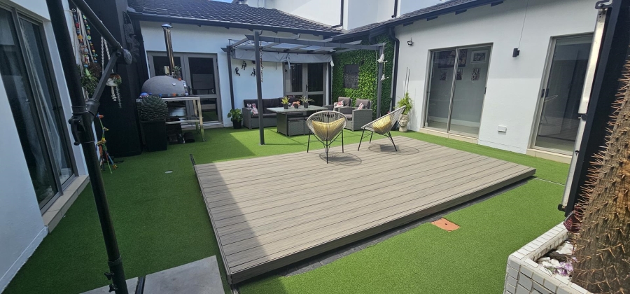 5 Bedroom Property for Sale in Silverwoods Country Estate Gauteng