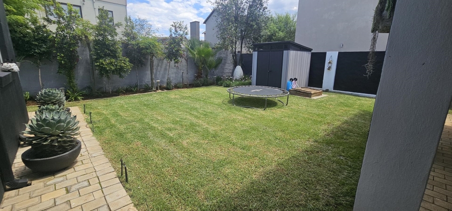 5 Bedroom Property for Sale in Silverwoods Country Estate Gauteng