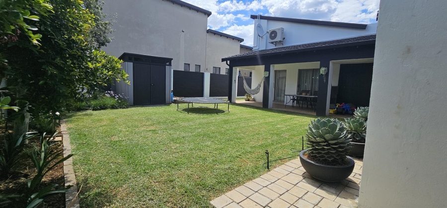 5 Bedroom Property for Sale in Silverwoods Country Estate Gauteng