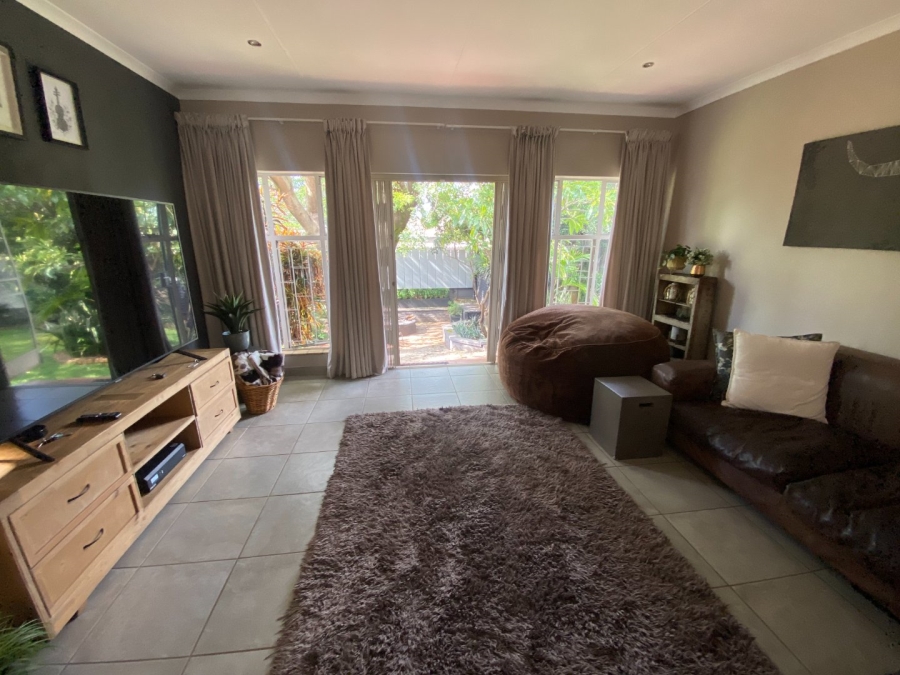  Bedroom Property for Sale in Magalieskruin Gauteng
