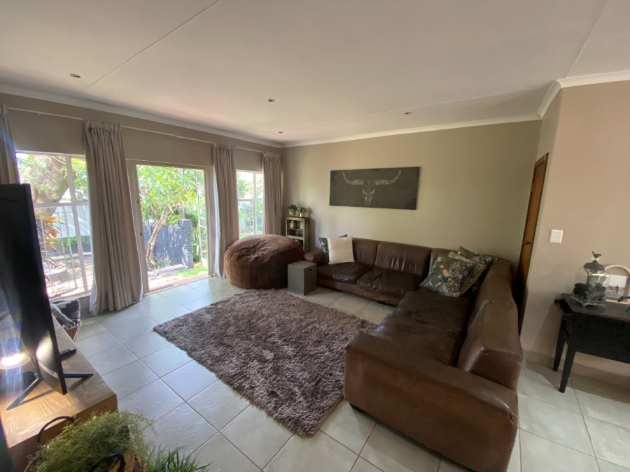  Bedroom Property for Sale in Magalieskruin Gauteng