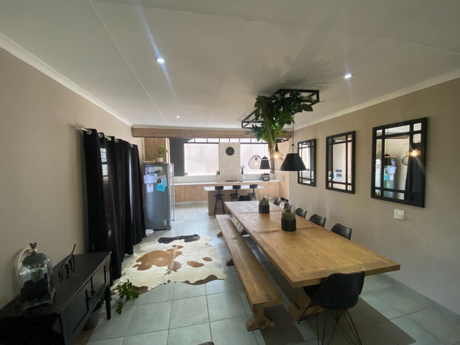  Bedroom Property for Sale in Magalieskruin Gauteng