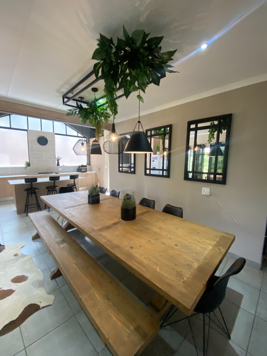  Bedroom Property for Sale in Magalieskruin Gauteng