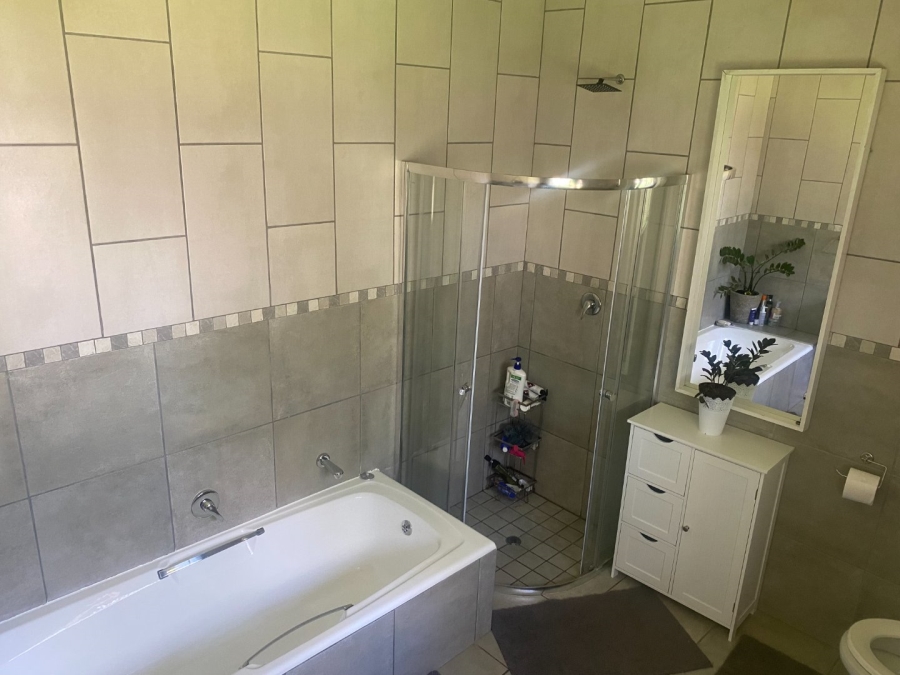  Bedroom Property for Sale in Magalieskruin Gauteng