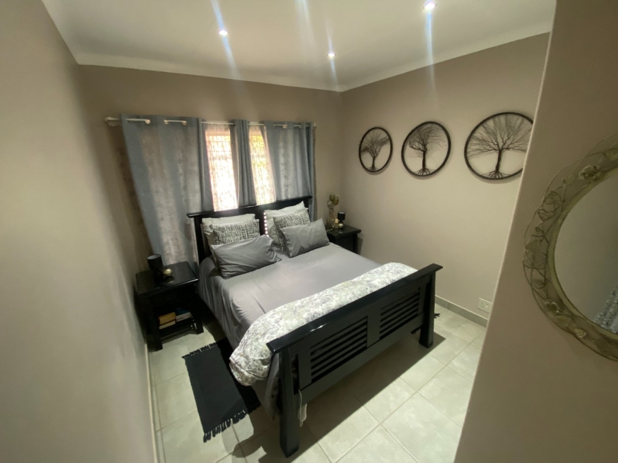  Bedroom Property for Sale in Magalieskruin Gauteng