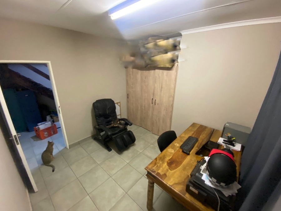  Bedroom Property for Sale in Magalieskruin Gauteng