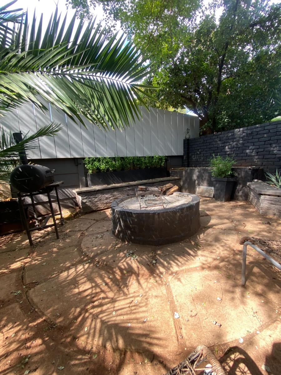  Bedroom Property for Sale in Magalieskruin Gauteng