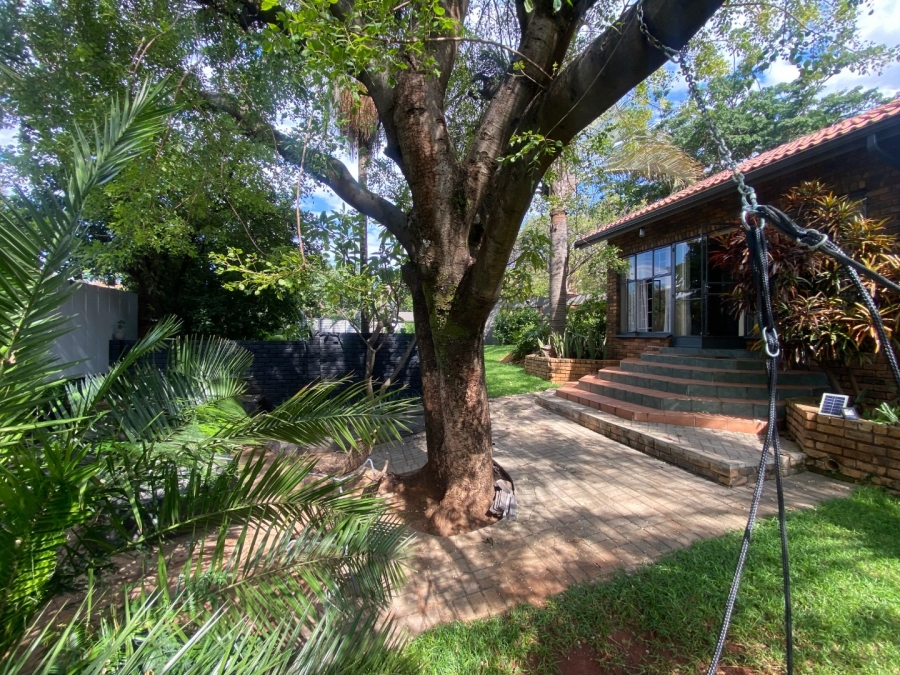  Bedroom Property for Sale in Magalieskruin Gauteng