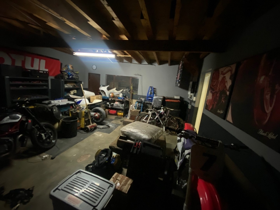  Bedroom Property for Sale in Magalieskruin Gauteng