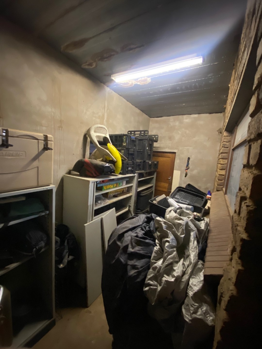  Bedroom Property for Sale in Magalieskruin Gauteng