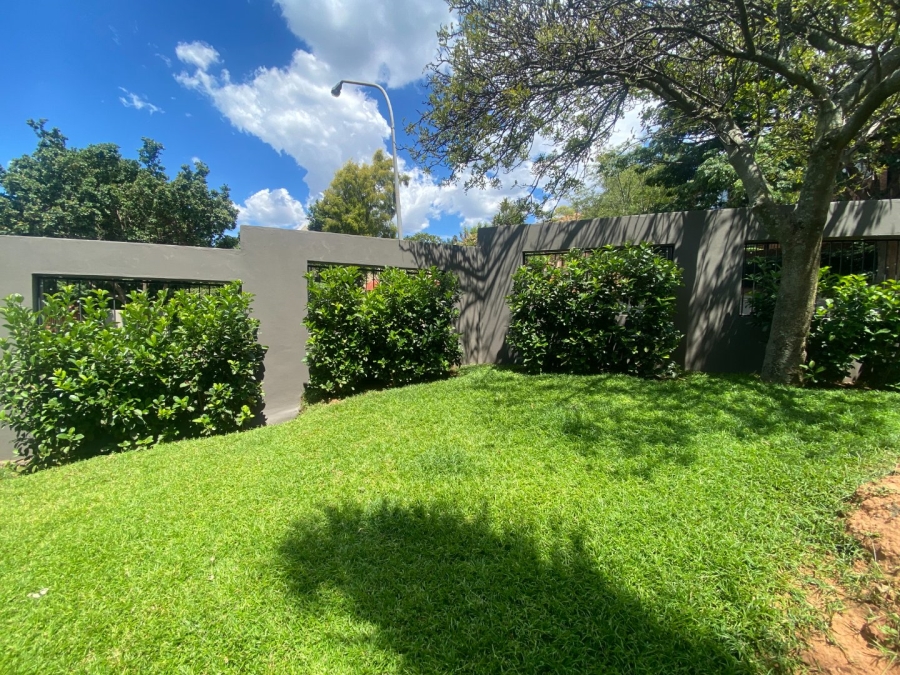  Bedroom Property for Sale in Magalieskruin Gauteng