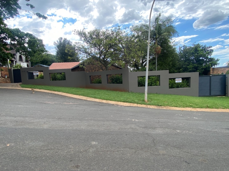 Bedroom Property for Sale in Magalieskruin Gauteng
