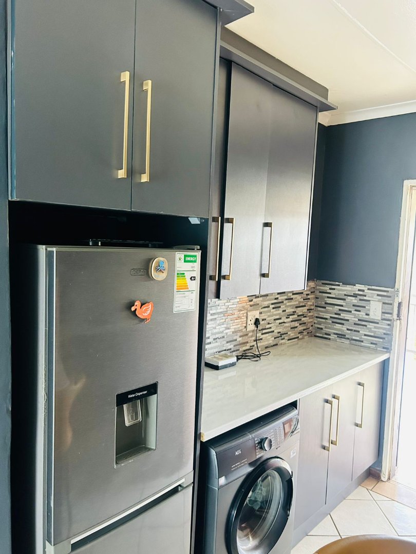 To Let 1 Bedroom Property for Rent in The Orchards Gauteng