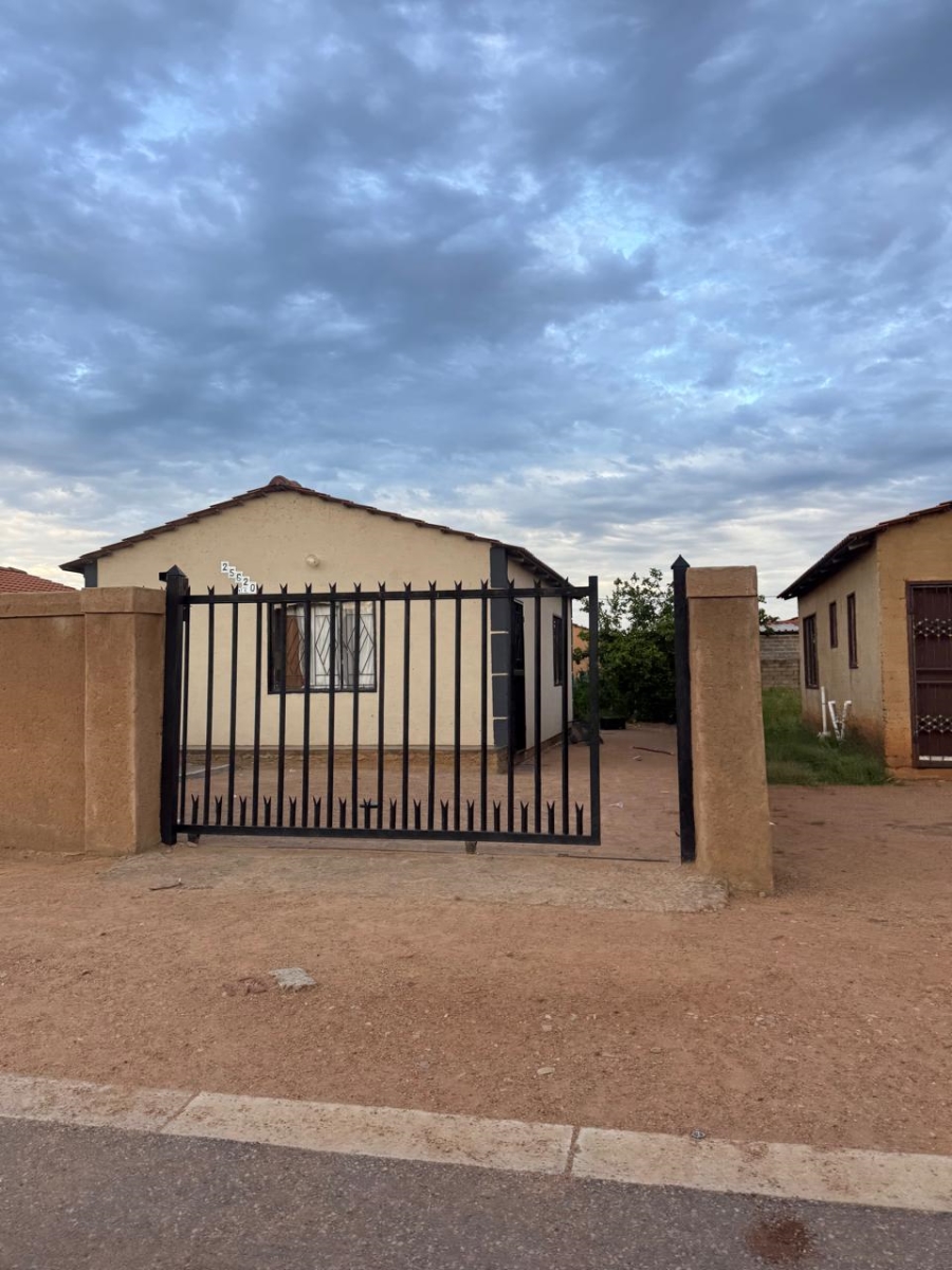 2 Bedroom Property for Sale in Lotus Gardens Gauteng