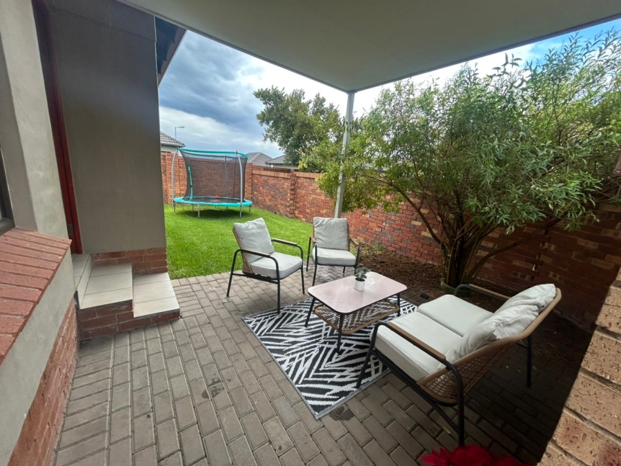 To Let 2 Bedroom Property for Rent in The Reeds Gauteng