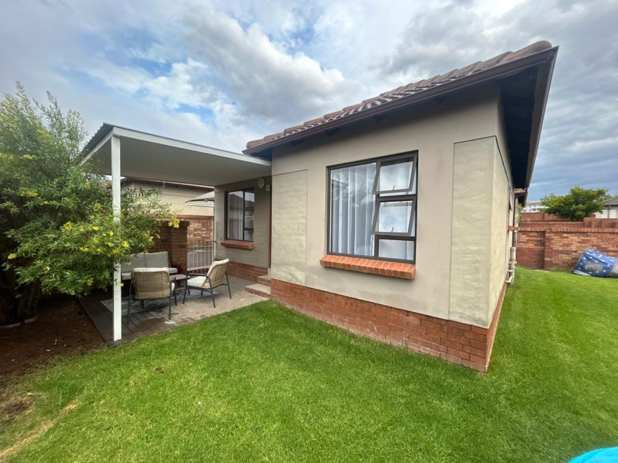 To Let 2 Bedroom Property for Rent in The Reeds Gauteng