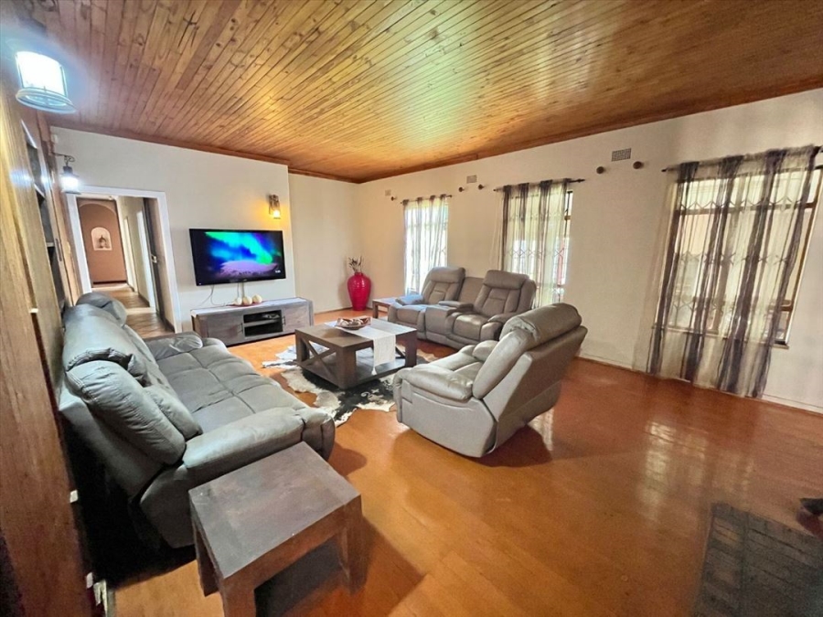 5 Bedroom Property for Sale in Cinderella Gauteng