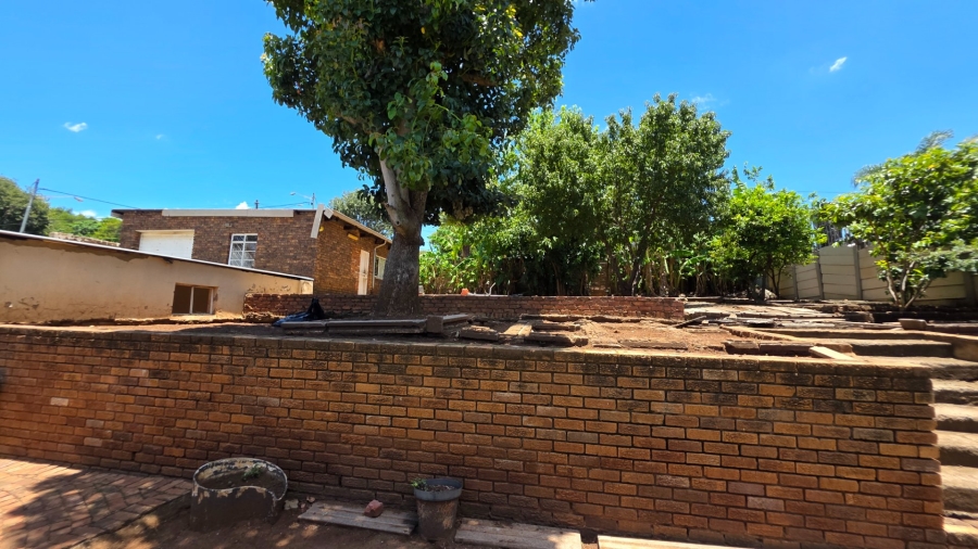  Bedroom Property for Sale in Erasmia Gauteng