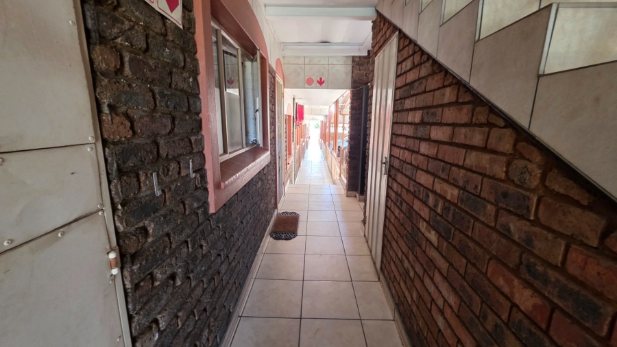 To Let 2 Bedroom Property for Rent in Erasmia Gauteng