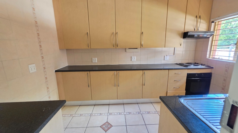 To Let 2 Bedroom Property for Rent in Erasmia Gauteng