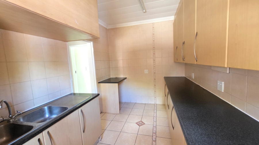 To Let 2 Bedroom Property for Rent in Erasmia Gauteng