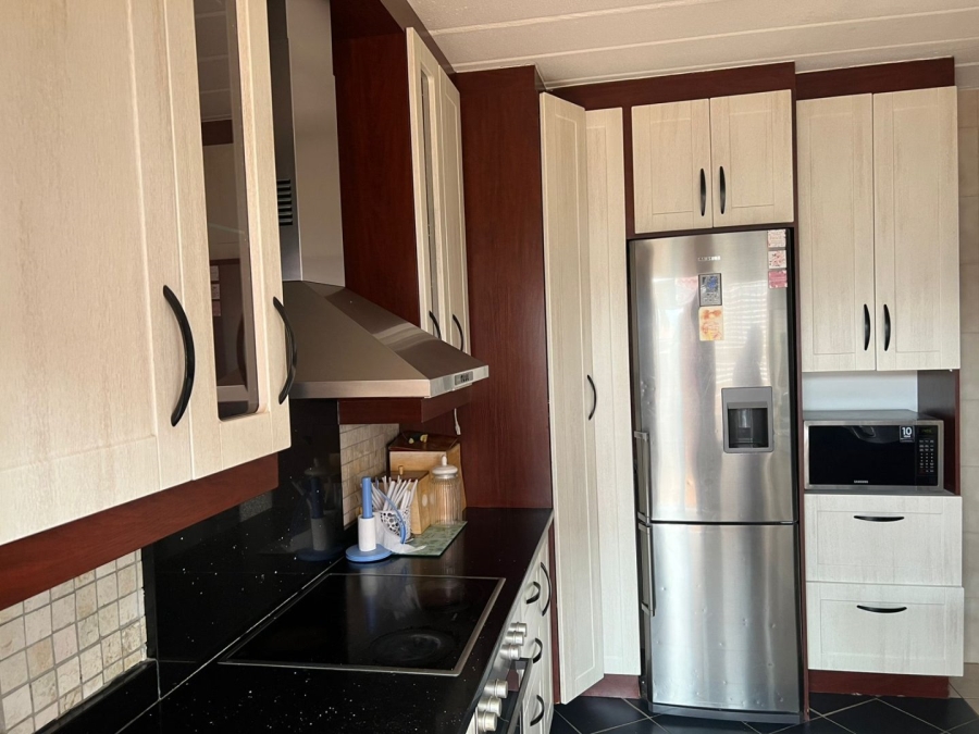 To Let 4 Bedroom Property for Rent in Kibler Park Gauteng