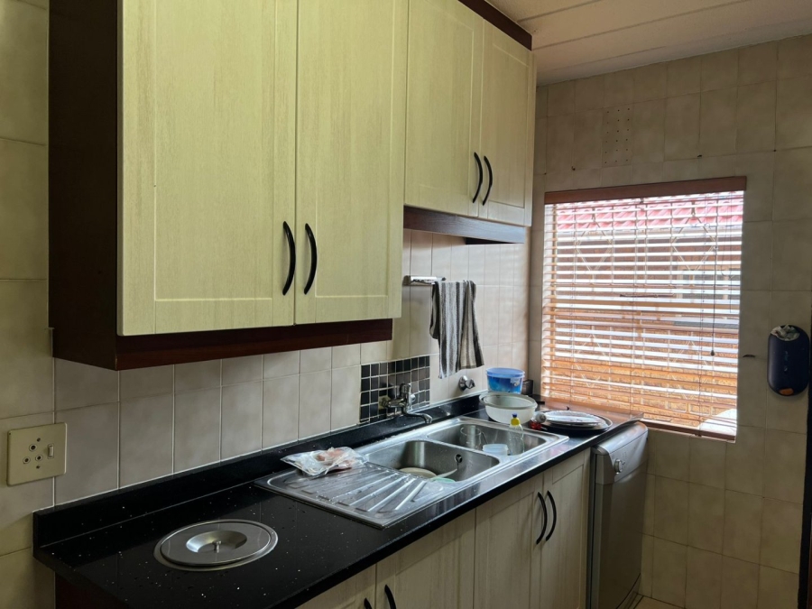 To Let 4 Bedroom Property for Rent in Kibler Park Gauteng