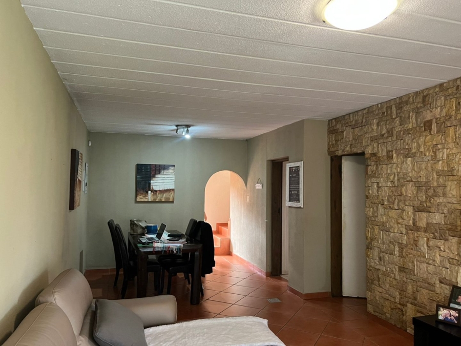To Let 4 Bedroom Property for Rent in Kibler Park Gauteng