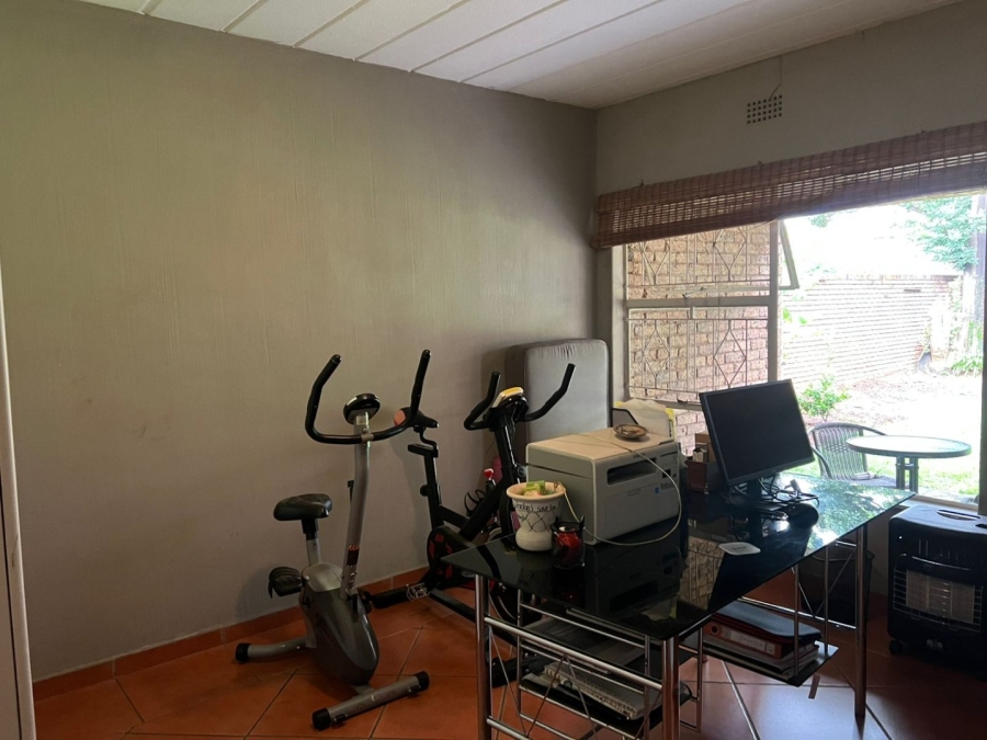 To Let 4 Bedroom Property for Rent in Kibler Park Gauteng