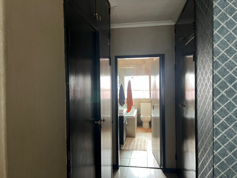 To Let 4 Bedroom Property for Rent in Kibler Park Gauteng