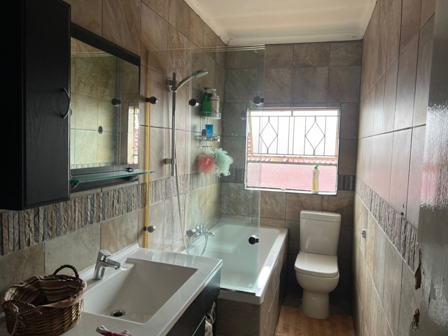 To Let 4 Bedroom Property for Rent in Kibler Park Gauteng